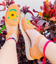 Load image into Gallery viewer, Sunflower Huarache