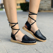 Load image into Gallery viewer, Rosa Negra