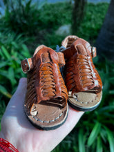 Load image into Gallery viewer, Huaraches de Bebe

