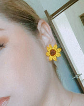 Load image into Gallery viewer, Sunflower Chaquira Earrings
